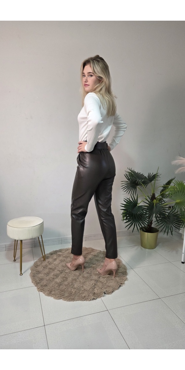 Pantaloni ecopelle